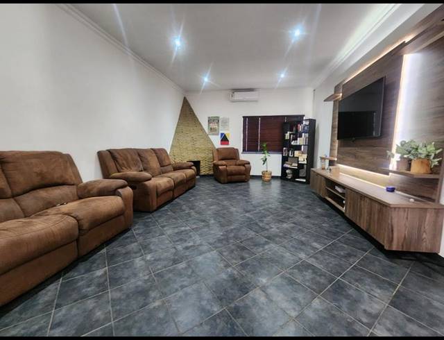 4 BEDROOM HOUSE FOR SALE IN LAMBTON